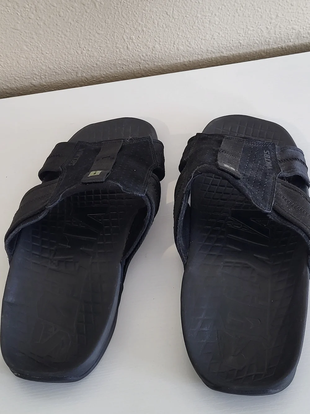 Viktos Ruck Recovery Black Nightfjall Comfort EVA Sandal Slide Shoe Men 12 EUC